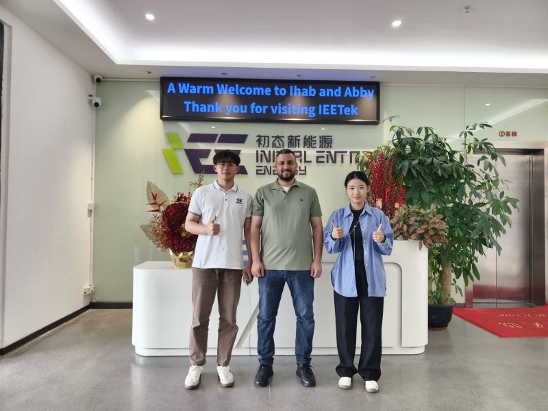Aupeak accompanying an overseas buyer on a China energy storage supplier visit